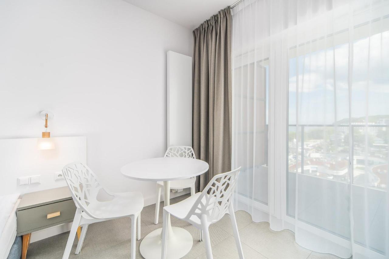 Aquamarina Prima 100 By Renters Lägenhet Miedzyzdroje Exteriör bild